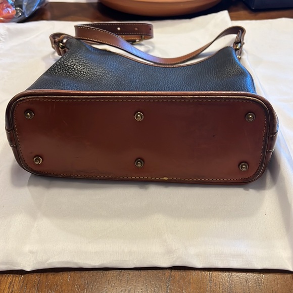 Dooney & Bourke black pebbled leather shoulder bag - Picture 3 of 16